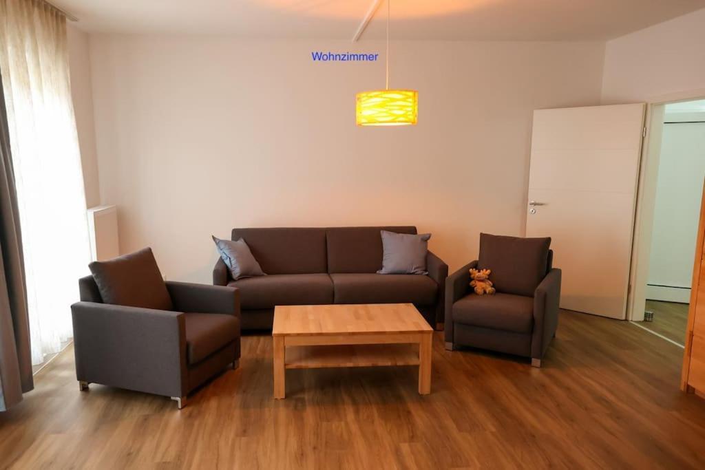 Freundliche Wohnung Mit Parkplatz Und Terrasse Neubrandenburg Luaran gambar