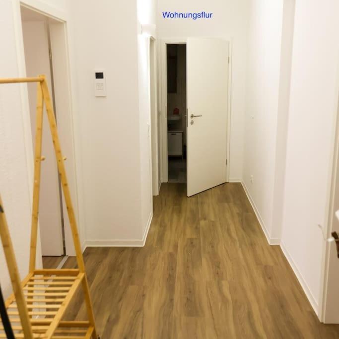 Freundliche Wohnung Mit Parkplatz Und Terrasse Neubrandenburg Luaran gambar
