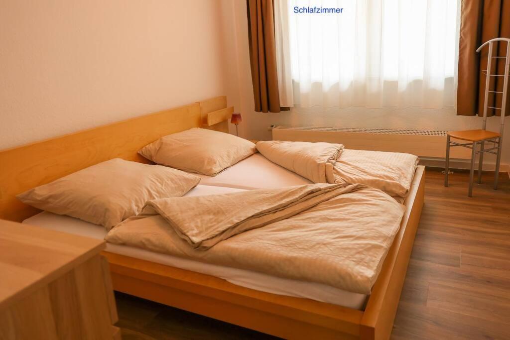 Freundliche Wohnung Mit Parkplatz Und Terrasse Neubrandenburg Luaran gambar